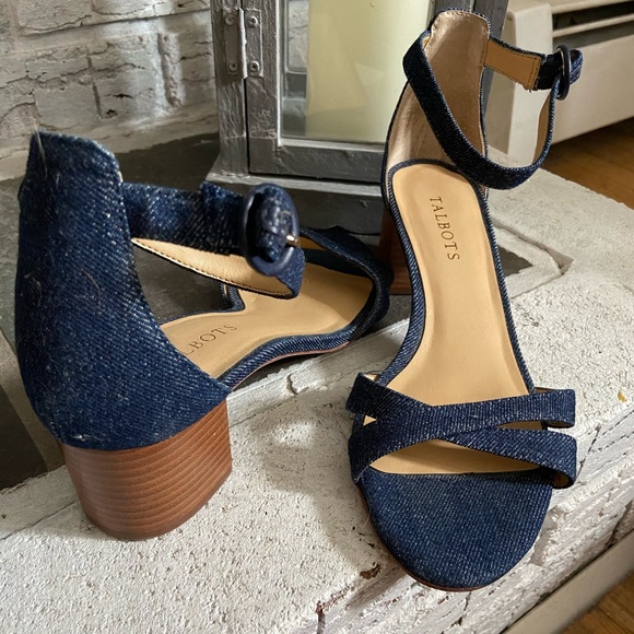 Talbots Sandals - Picture 2 of 2